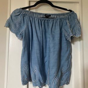 Cute off the shoulder chambray blouse size small